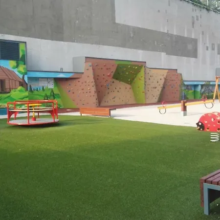 Apollo - Key-box - Free Parking *