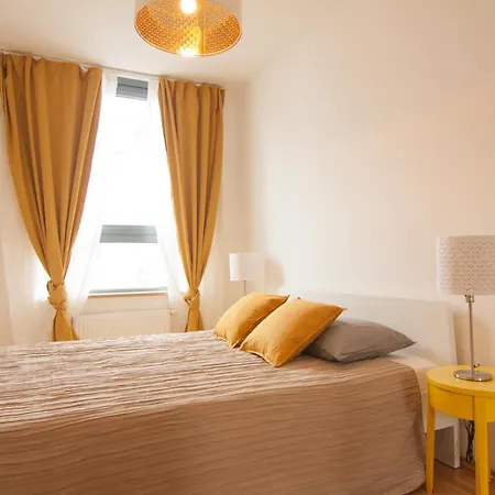 Apollo - Key-box - Free Parking *